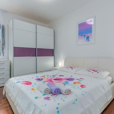 Luxury Apartment Lella Ρόβινι Εξωτερικό φωτογραφία