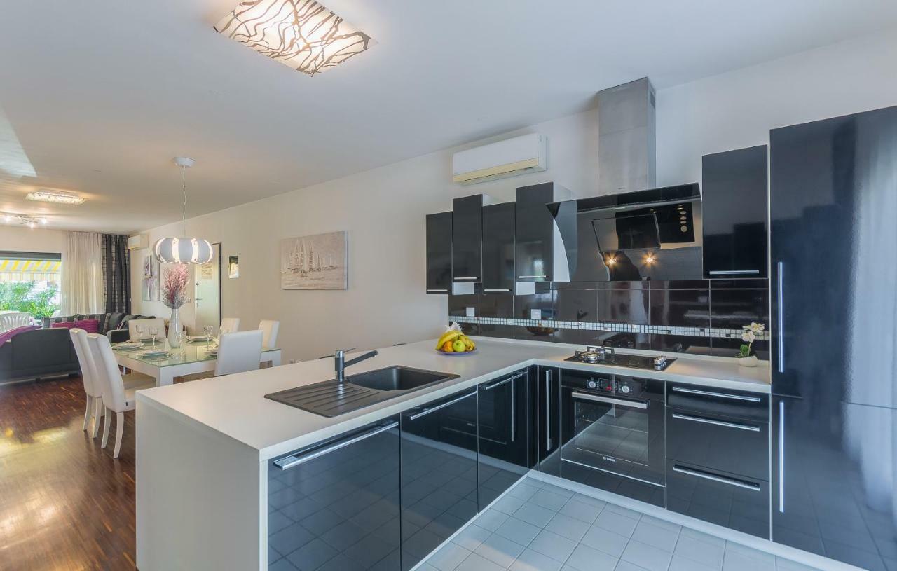 Luxury Apartment Lella Ρόβινι Εξωτερικό φωτογραφία
